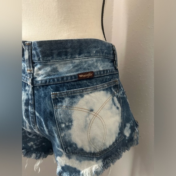 Wrangler High waisted jean shorts - Picture 5 of 5